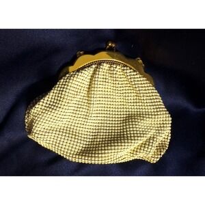 VTG WHITING & DAVIS‎ PLEATED CREAMY WHITE ENAMEL MESH WRISTLET HANDBAG PURSE